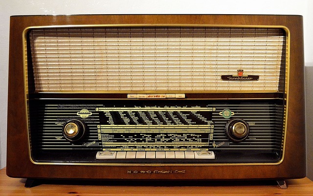radio-1954856_640